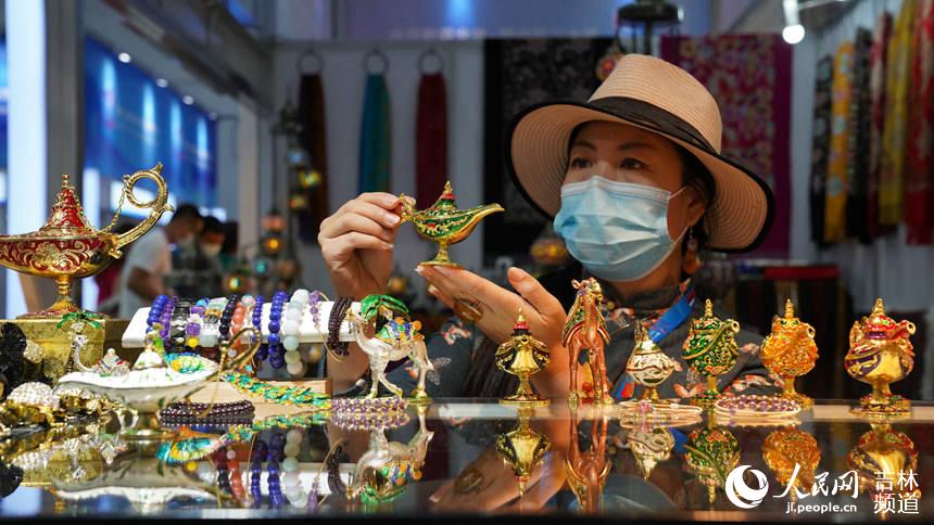 ��ʮ�����Ї�(gu��)���|�������[��(hu��)�ڼ����L(zh��ng)���_(k��i)Ļ������W(w��ng)����z