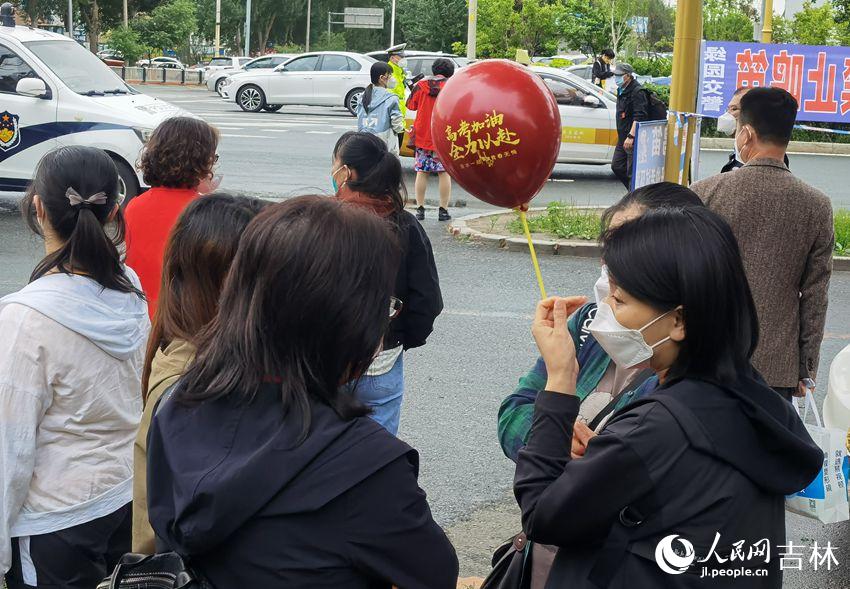 ���L(zh��ng)�ڿ���(ch��ng)��Ⱥ���������W(w��ng) �����S�z