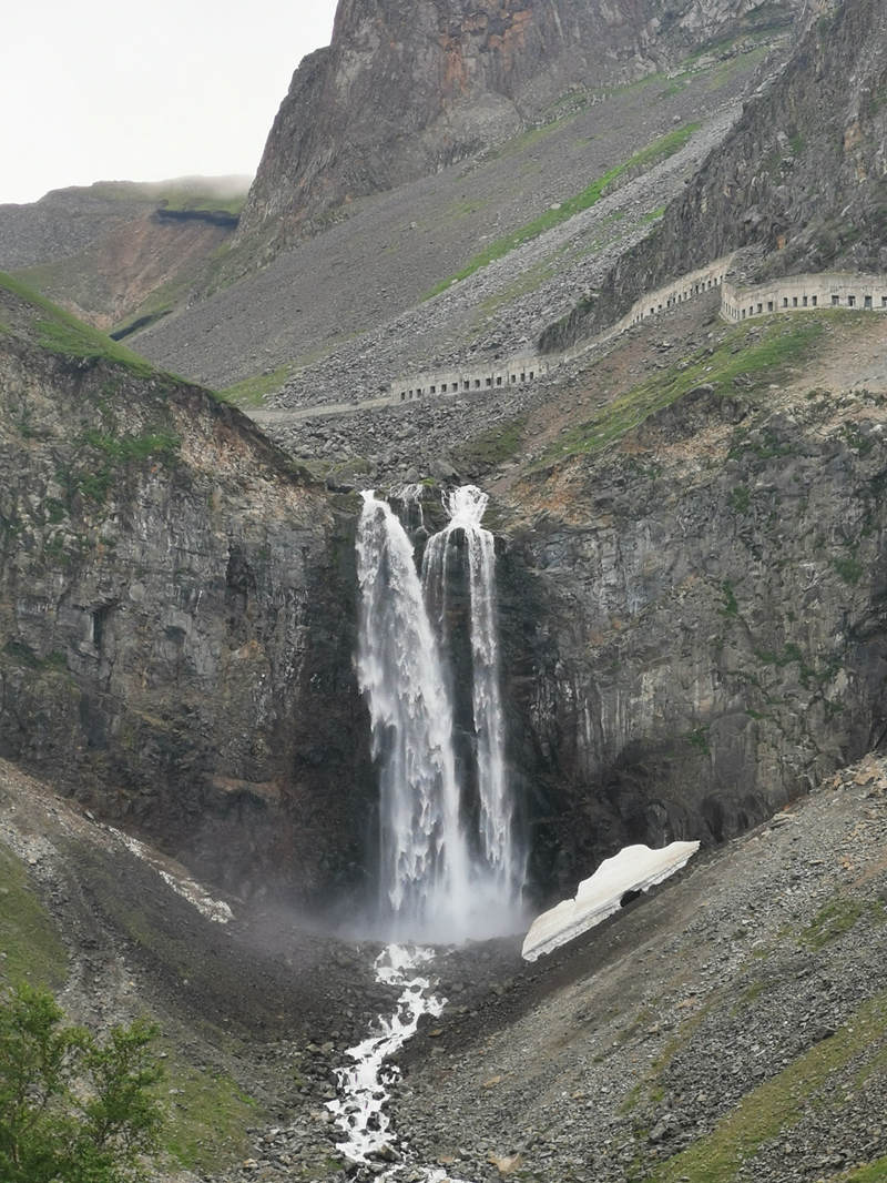 長白瀑布。（資料照片）人民網李洋攝