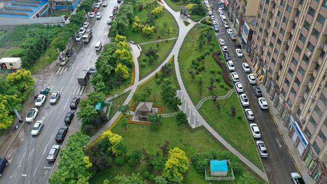 長春市口袋公園見縫插綠。(長春市綠園區園林處供圖)