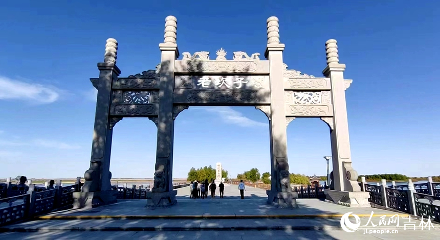 老坎子碼頭觀光游覽。人民網 石天蛟攝