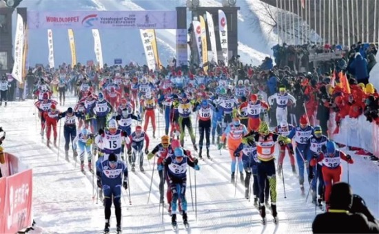 中國長春凈月潭冰雪旅游節國際雪聯瓦薩越野滑雪賽。