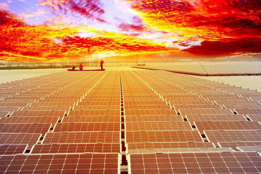 《火紅吉電 水上光伏》。金國華 攝