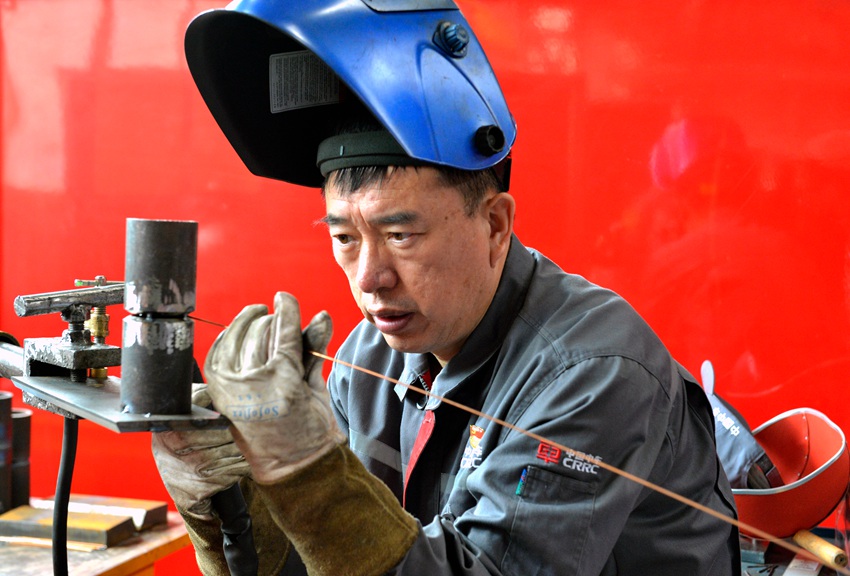 《大國工匠李萬君》。楊暘 攝