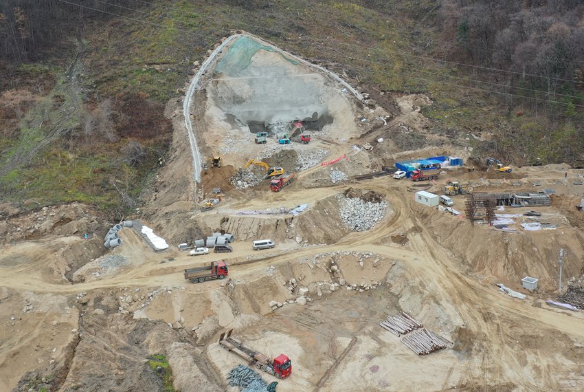 《蛟河抽水蓄能：“十百千”重大項(xiàng)目勞動和技能大賽》。王艦飛 攝