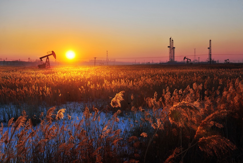 《油海深秋》。丁磊 攝