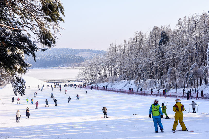 長春凈月潭滑雪場。（吉林省文化和旅游廳供圖）