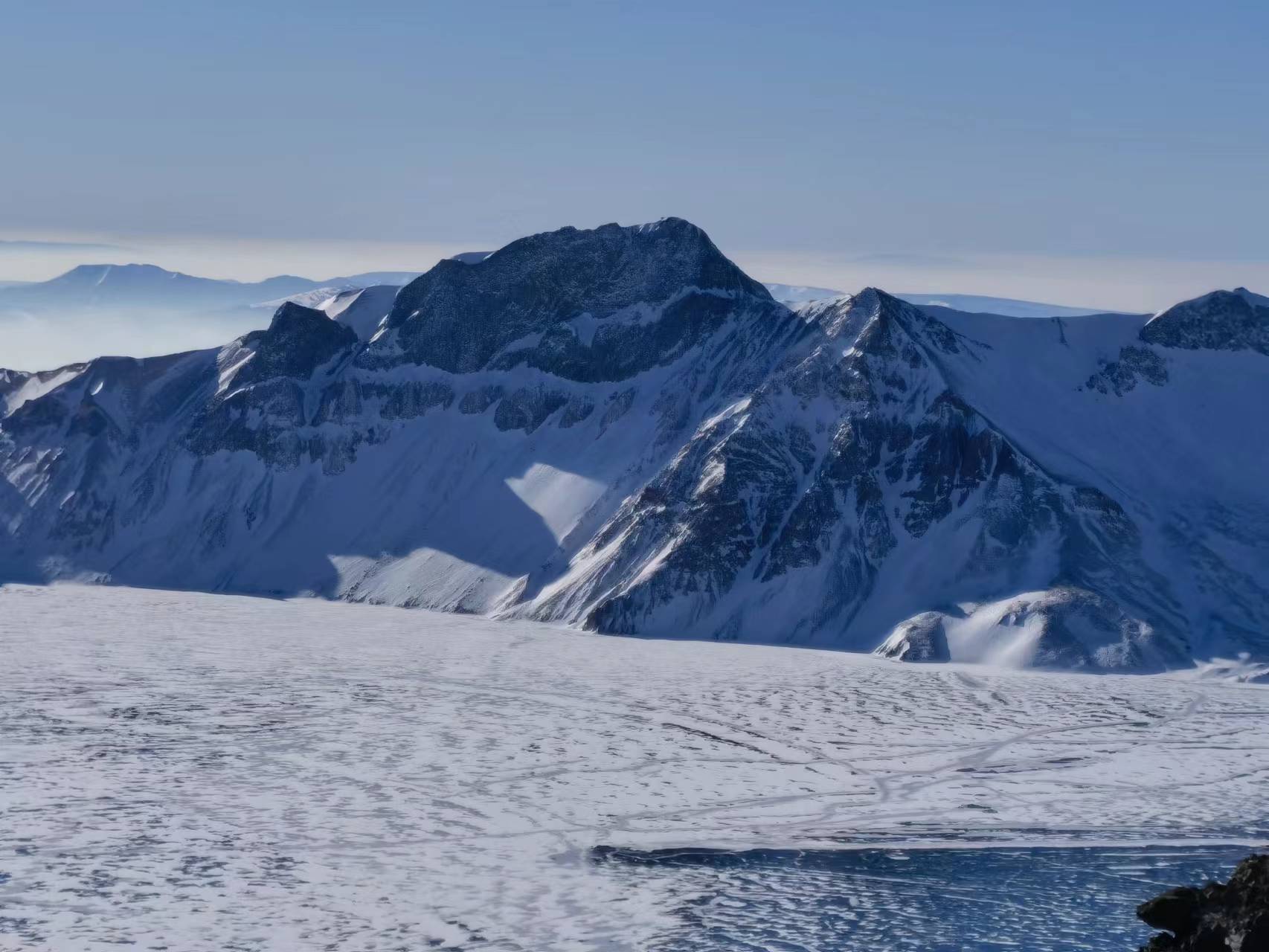 長白山冬日風光。人民網李洋 攝