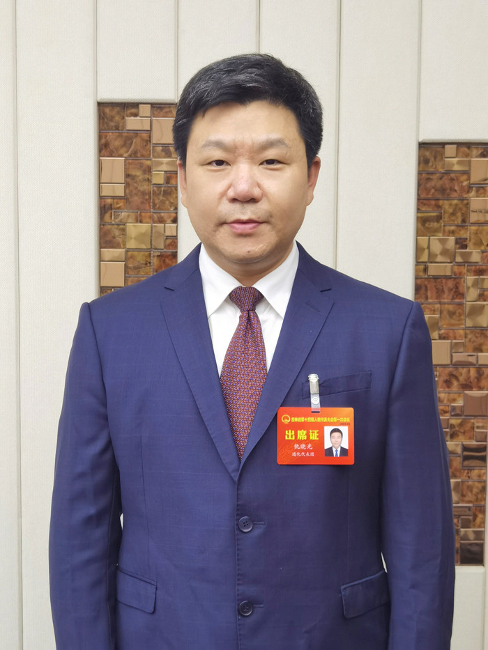 吉林省人大代表、民建會員、吉林財經大學法學院院長仇曉光