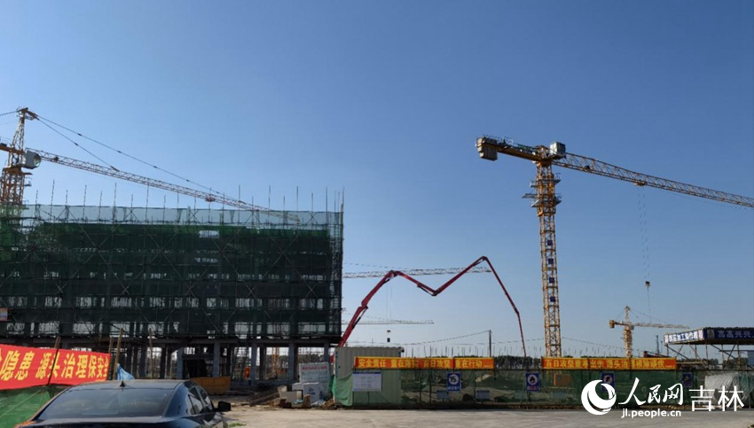 吉林鄂中肥業(yè)有限公司年產(chǎn)70萬噸新型肥料生產(chǎn)項目。人民網(wǎng)記者 馬俊華攝