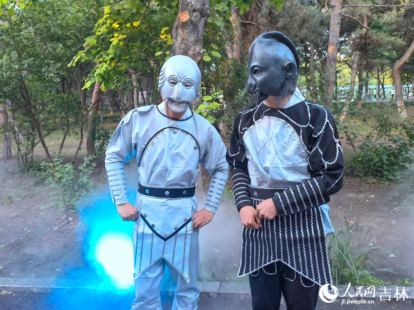 奔波兒灞與灞波兒奔高度還原。人民網記者 李思玥攝