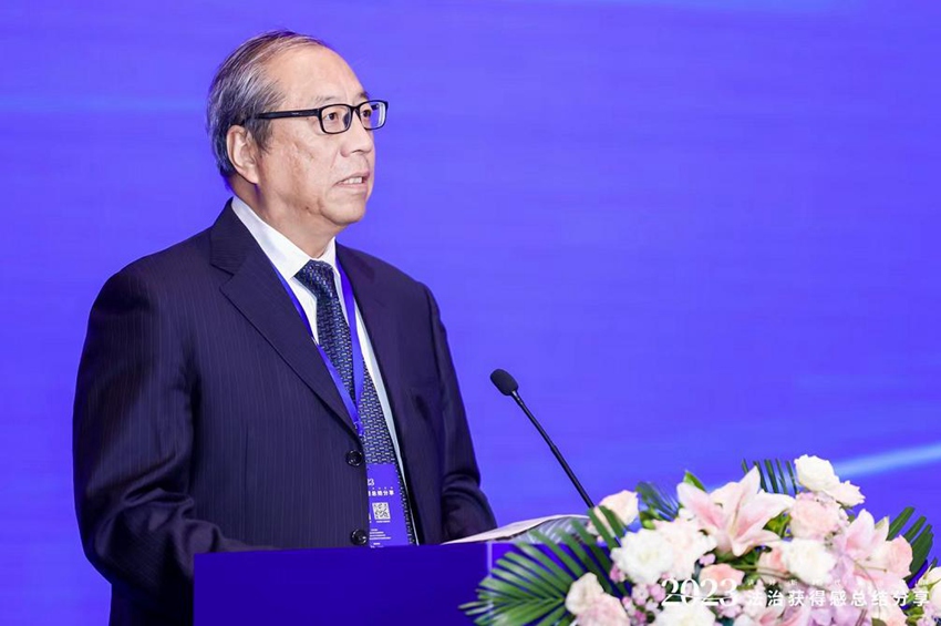 中國關(guān)工委常務(wù)副主任，中國法學(xué)會黨組成員、副會長張?zhí)K軍致辭（郭肅檸 攝）