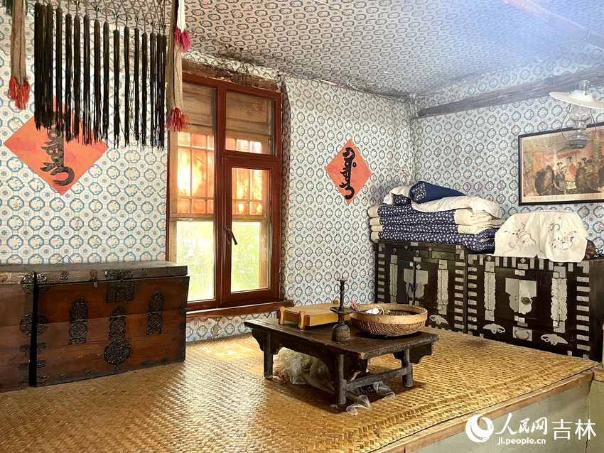 滿族大院、關東三寶館、獵戶人家、人參文化歷史館等景觀景點，記錄著一個個美麗傳說和動人故事。人民網記者 李思玥攝