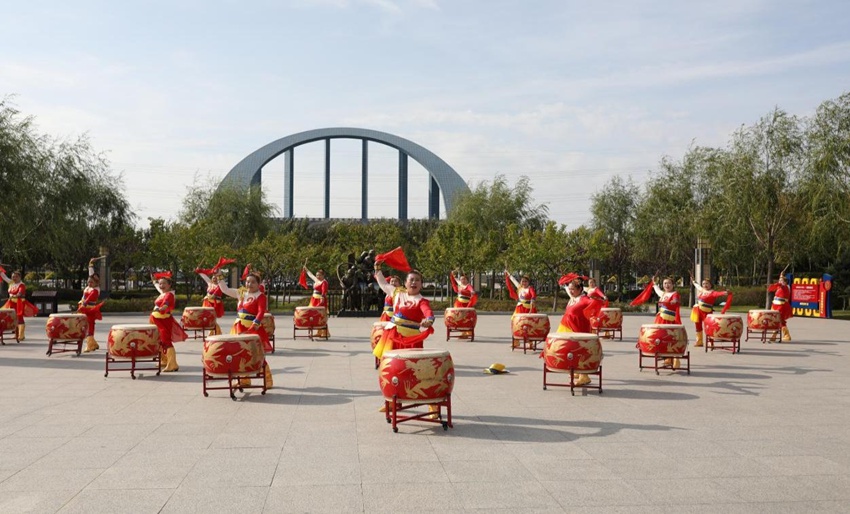 德惠市健身操協(xié)會的成員們正在排練節(jié)目。（德惠市委宣傳部供圖。資料圖片）