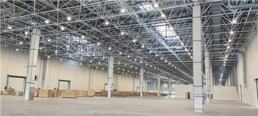 奧迪一汽新能源汽車項目高壓電池裝配車間、物流車間進入施工全面收尾階段。（資料圖片）