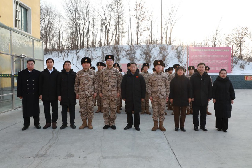 磐石市市委書記金永善帶隊看望慰問駐磐石市部隊官兵