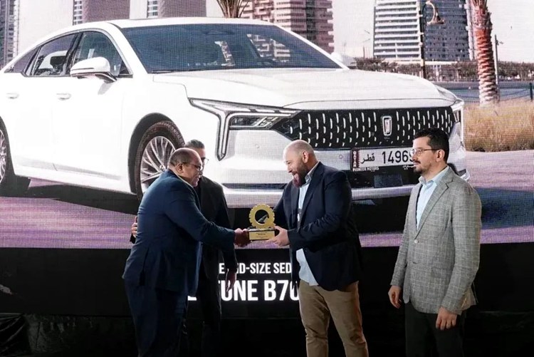 奔騰B70斬獲卡塔爾年度最佳中級轎車大獎。
