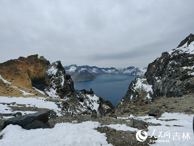 長白山天池。人民網記者 李成偉攝