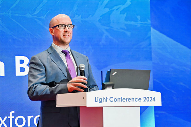 英國牛津大學講席教授、大會共主席Martin Booth致大會開幕歡迎辭