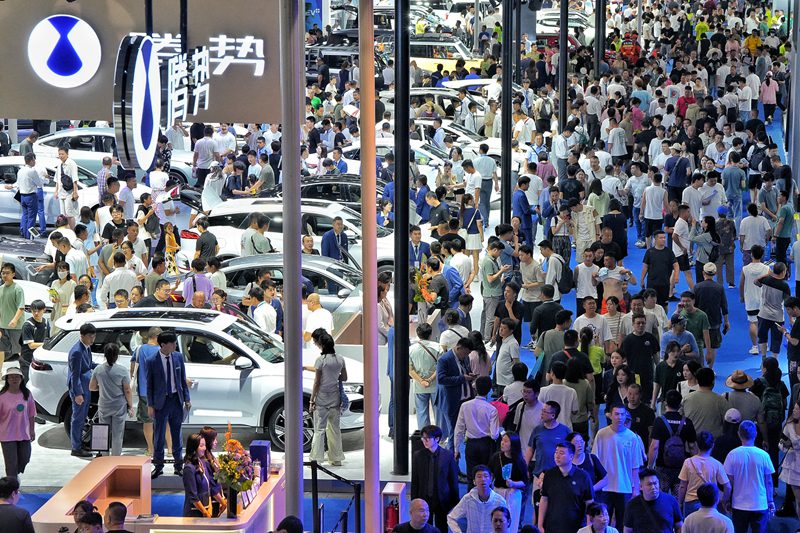 7月13日,第21屆長春國際汽車博覽會在長春東北亞國際博覽中心舉辦。人民網(wǎng)記者 李洋攝