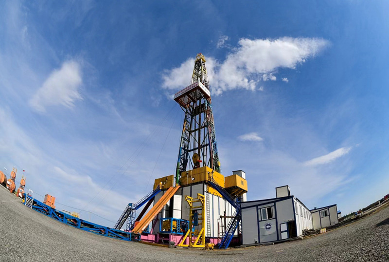 “地殼一號”萬米鉆機執行“松科2井”科學鉆探任務。