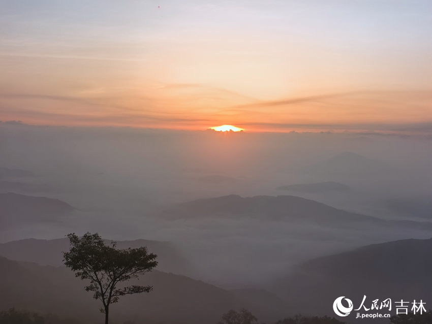 紅日、群山、薄霧、云海……通化縣四方山的日出盛景你見過嗎？【3】