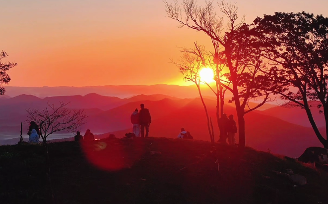 幸福通化,浪漫底色