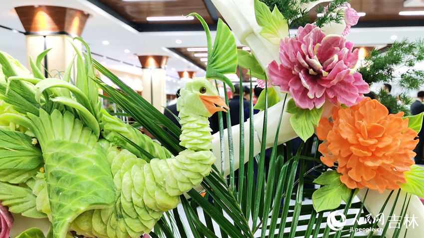 9月25日，《中國吉菜大典》發布暨全國烹飪大師進校園活動啟動儀式現場。人民網記者 王帝元攝