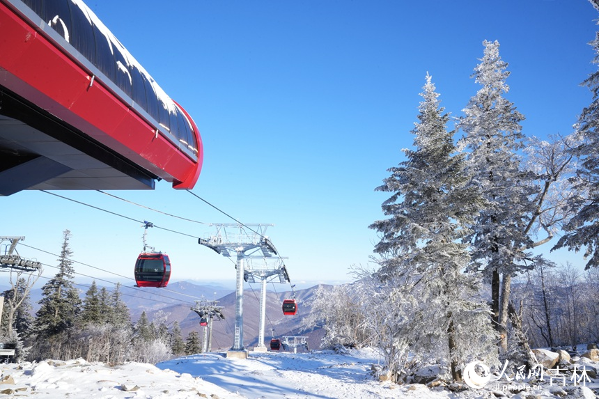 北大湖霧凇景觀。人民網記者 李洋攝