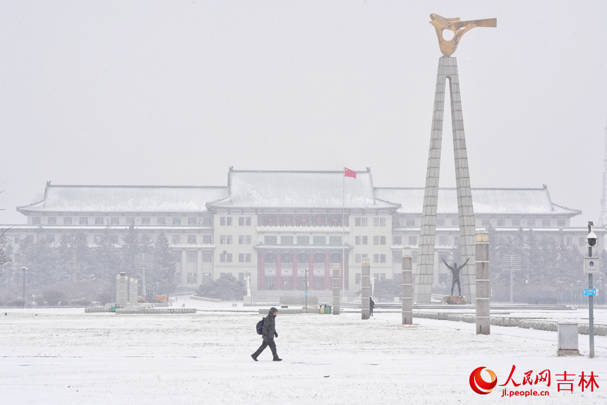 26日，長春迎來入冬以來最強降雪天氣。人民網記者 李洋攝
