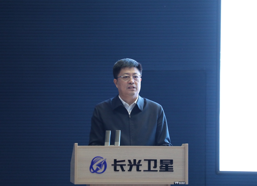 長春市發(fā)改委主任薛春龍解讀《長春市推動(dòng)低空經(jīng)濟(jì)高質(zhì)量發(fā)展行動(dòng)計(jì)劃(2024-2026年)》。