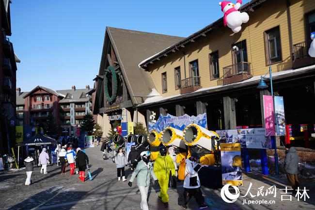 雪博會松花湖雪街。人民網記者 李洋攝