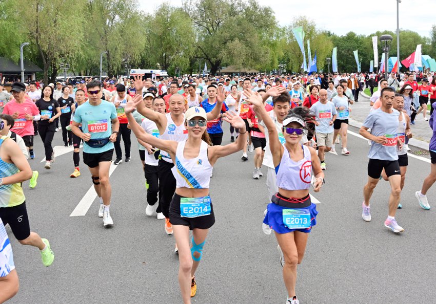 中國一汽“紅旗行”第六屆馬拉松。
