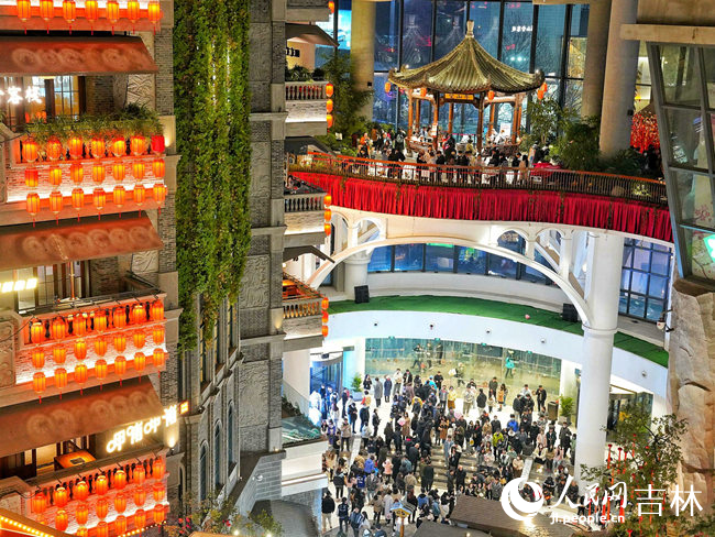 長(zhǎng)春桂林路商圈人流如織。(資料照片)人民網(wǎng)記者 李洋攝