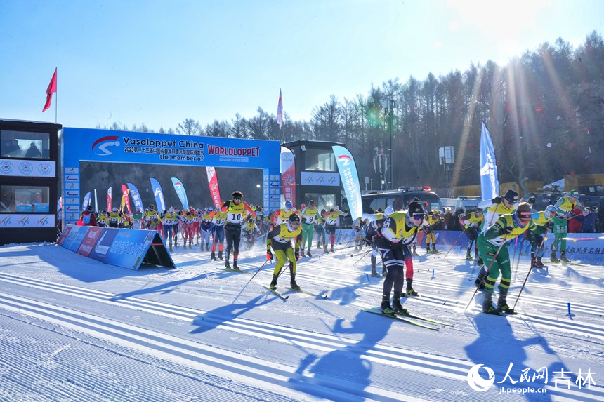 1月4日，第23屆中國長春凈月潭瓦薩國際滑雪節鳴槍開賽。人民網記者 李洋攝
