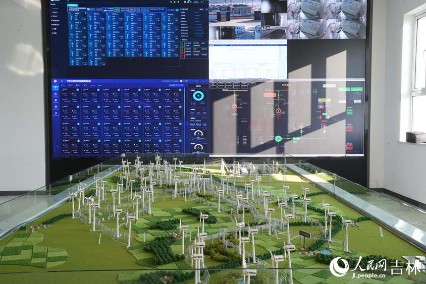 吉林油田昂格風電場內的風機布局展臺。人民網記者 李洋攝