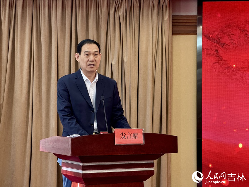 吉林省退役軍人事務廳副廳長王繼才發言。人民網記者 李思玥攝