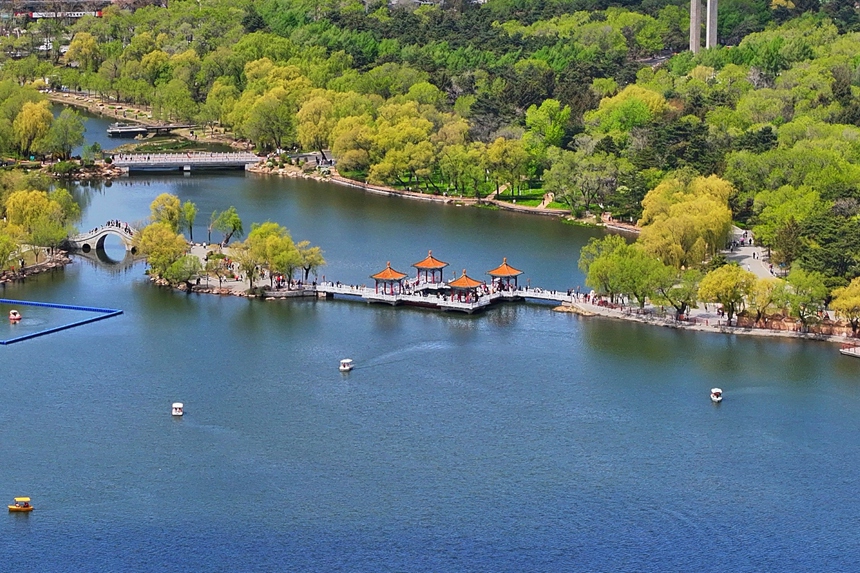 長春市地標景觀南湖四亭。人民網記者 李洋攝