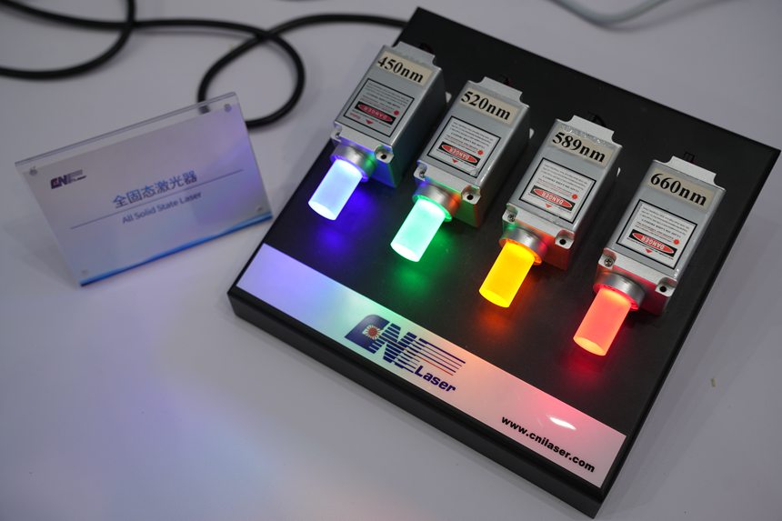 中國科學院長春光機所展示的全固態激光器。人民網記者 李洋攝