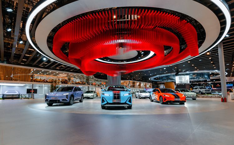 2025年紅旗品牌亮相上海車展