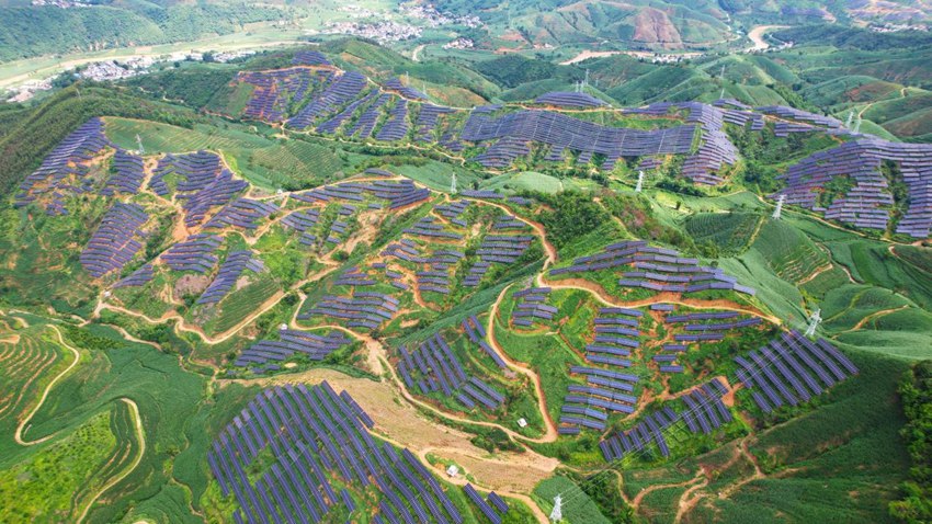 云南臨滄區域光伏電站。