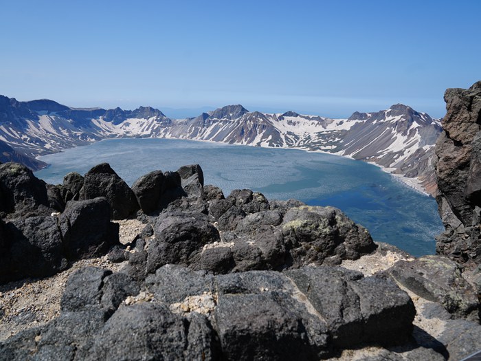 6月13日的長白山天池景觀。人民網記者 李洋攝