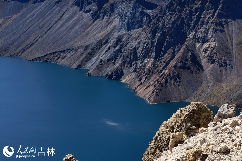 長白山天池。人民網記者 李洋攝