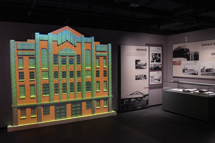 《長春故事:城市近現代簡史》展廳。人民網記者 李洋攝