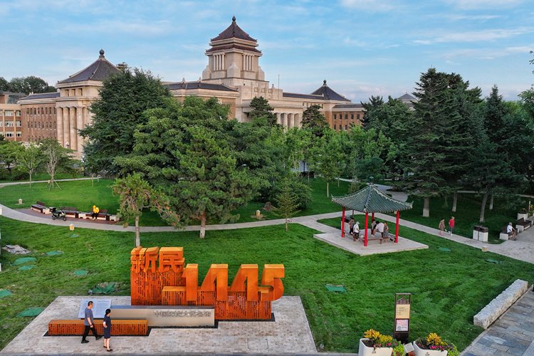 修繕一新的長(zhǎng)春新民大街歷史文化街區(qū)。人民網(wǎng)記者 李洋攝