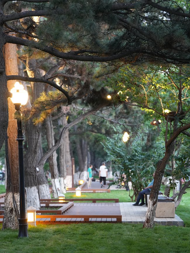 此次街區(qū)改造升級，通過“拆圍透綠”讓歷史建筑與城市空間更好地融合。人民網(wǎng)記者 李洋攝