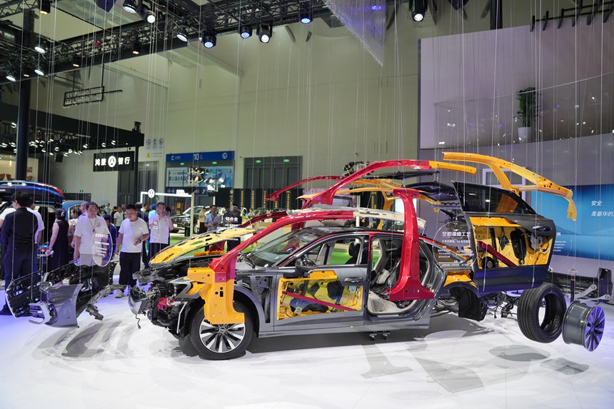 汽車零部件拆分展示。人民網記者 李洋攝