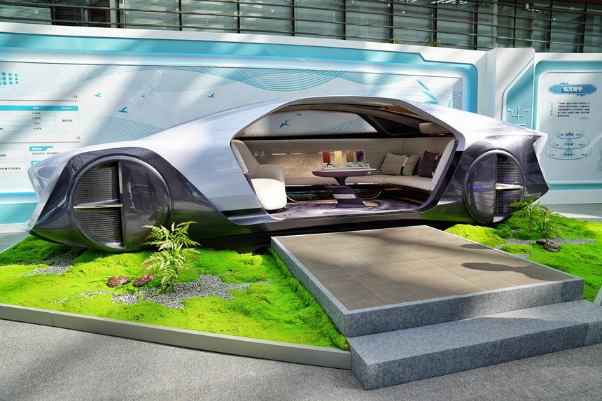 成果展上展示的健康生態艙。人民網記者 李洋攝