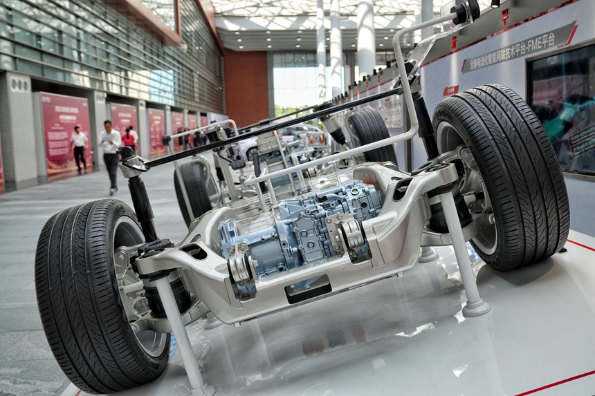 全新電動化智能網(wǎng)聯(lián)技術(shù)平臺—FME平臺。人民網(wǎng)記者 李洋攝