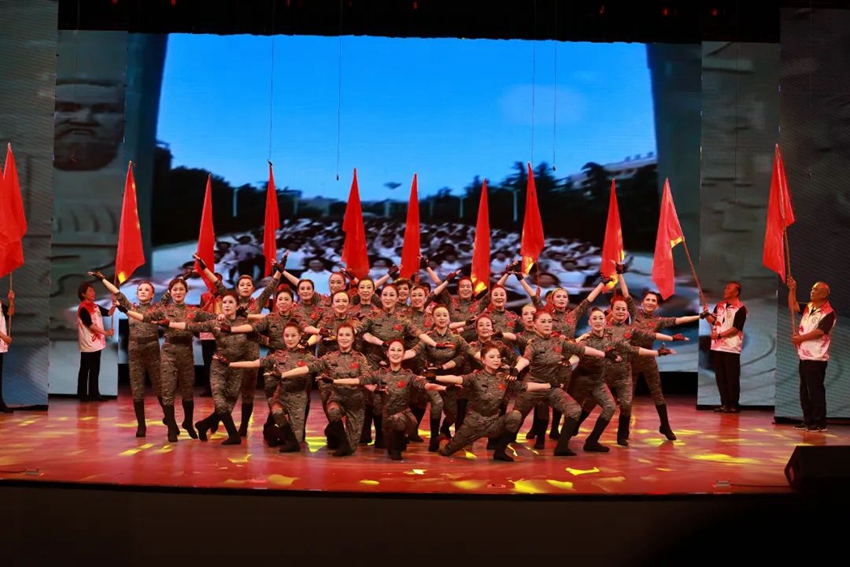 開(kāi)場(chǎng)舞《奮進(jìn)新時(shí)代》
